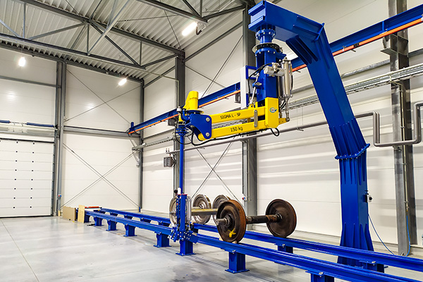 Industrial Manipulator with Rigid Arm Systems