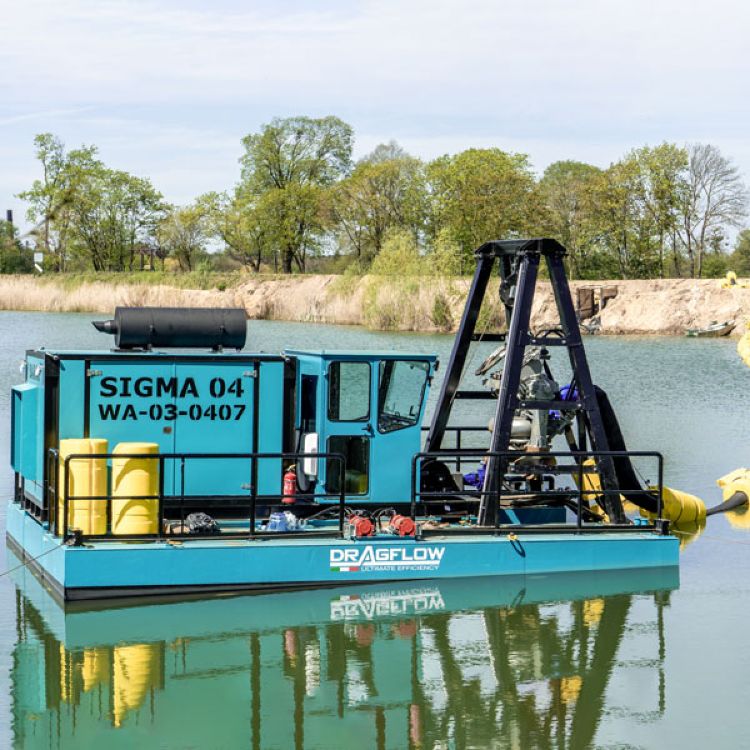 Dredge with steel cable